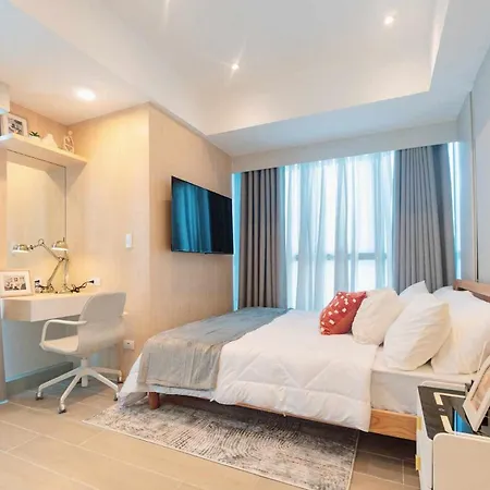Cozy 2Br Plus Spare Br Home In Uptown Bgc
