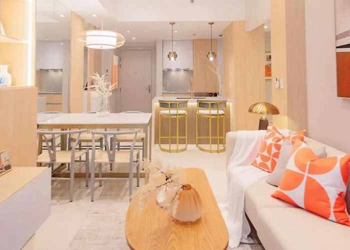 Cozy 2br Spare Br In Uptown Bgc Manila