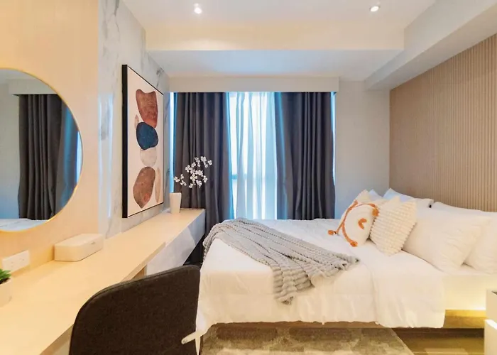 Cozy 2br Spare Br In Uptown Bgc